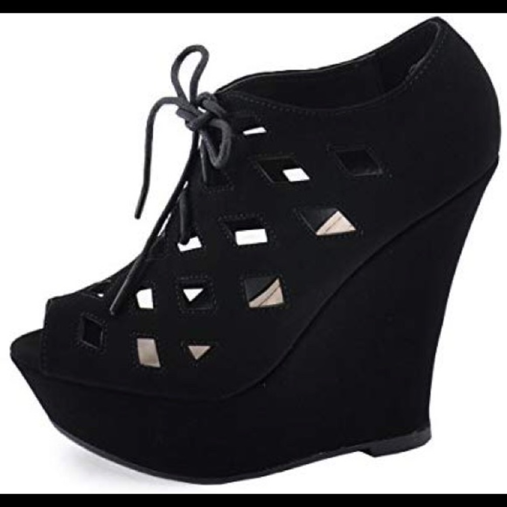 Bamboo Smooch-47 Cut Out Peep Toe Platform Wedge